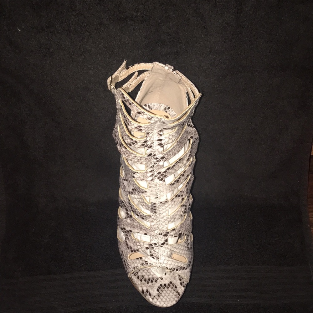 Wedge Heels - Picture 2 of 3